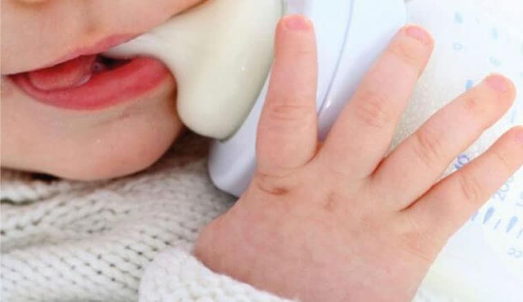 Bebeklere Neden 1 Yaş Öncesinde İnek Sütü Verilmez